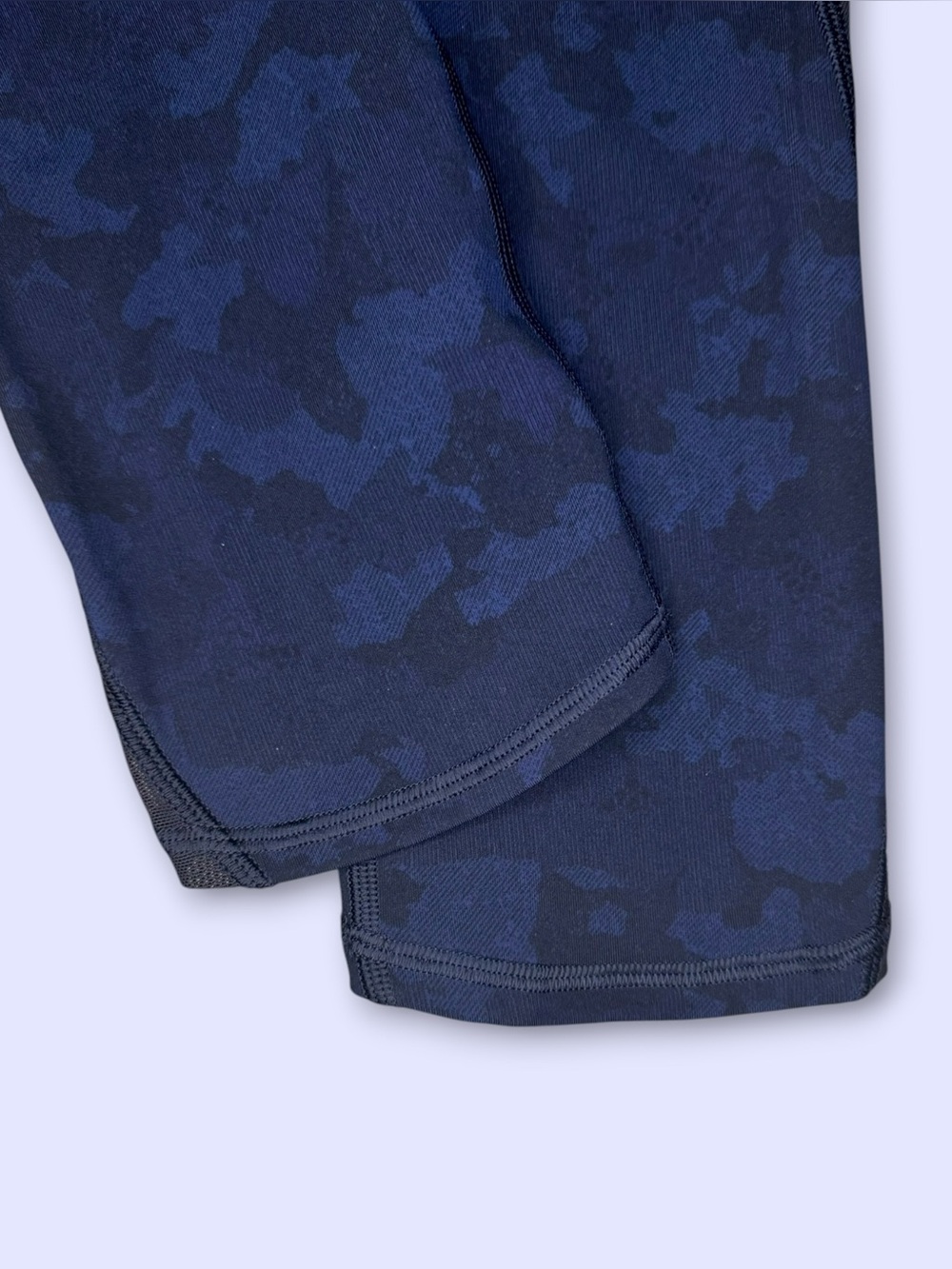 🟢3/$25 Lululemon Train Times Crop Leggings 17” Camouflage Midnight Navy Blue 6